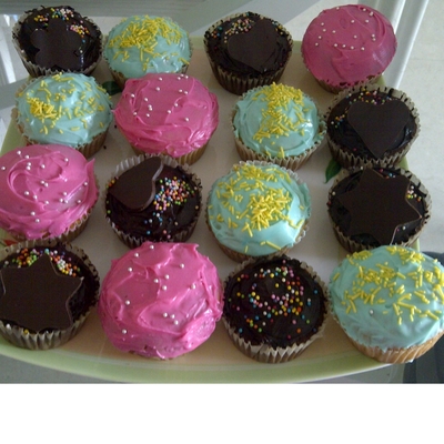 Vanilla & Chocolate Cupcakes