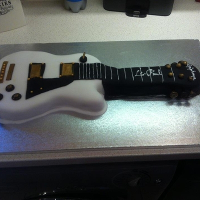 Les Paul Guitar Cake