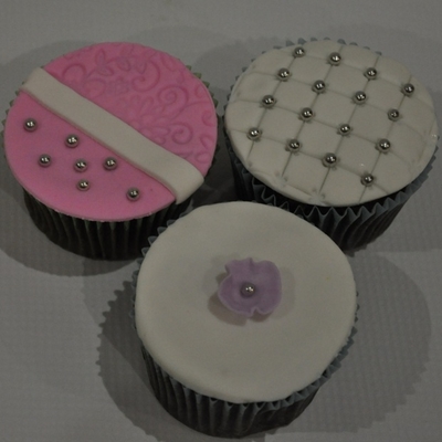 Elegant Fondant Cupcakes!