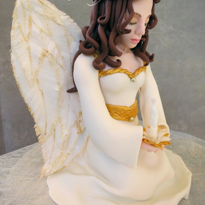 A Prayer For Peace Christmas Angel Cake Topper Made With Fondant Gum Paste And Rice Paper My First Attempt At A More Realistic Figure