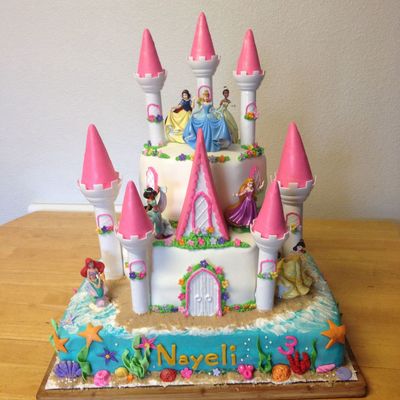 Disney Princess Cake & Cupcakes