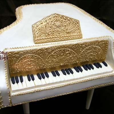 Grand Piano Cake
