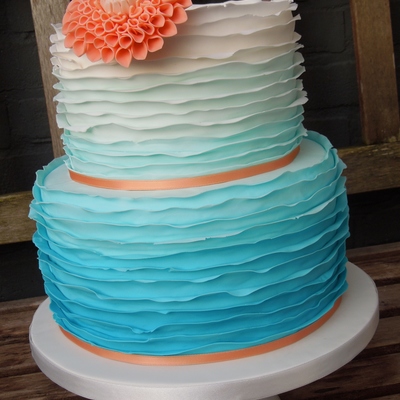 Summer Wedding Cake With Dahlia