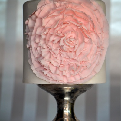 Small 4 Inch Cake With Flower Swirl