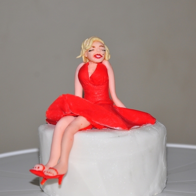 Marilyn Monroe Cake Topper