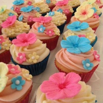 Pretty Floral Cupcakes