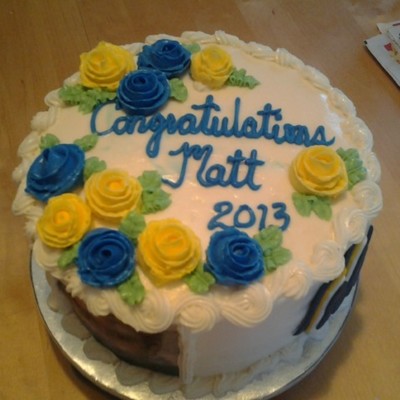 Graduation Cake Fondant Died With The Colors For The College Logo