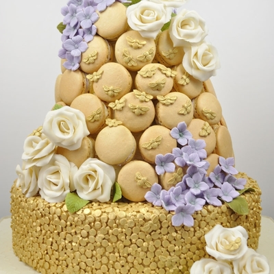 Honey, Vanilla & Lavender Beehive Macaron Cake