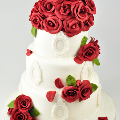 Antique Red Rose Wedding Cake