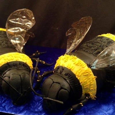 Bee Cake