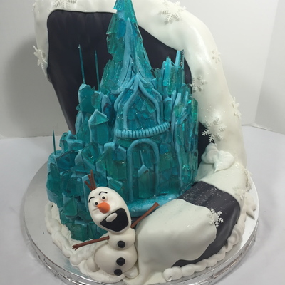 Frozen Castle Cake Mountain Is Made Of Cake Castle Is Rkt Wsugar Shards And Olaf Is Fondant