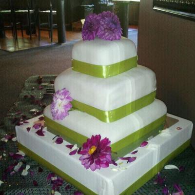 4Tier Square Green Purpleflowers
