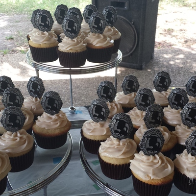 My Triple Vanilla Cupcakes With Guava Cream Cheese Frosting