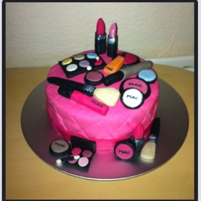 Mac Make Up Cake