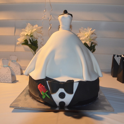 Bride Amp Groom Wedding Cake