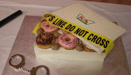 Doughnut Cake - CakeCentral.com Doughnut Cake