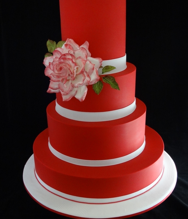 Red And White Wedding Cake- Rose Beauty