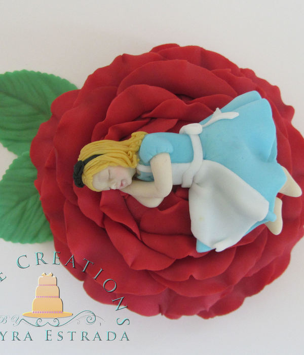 Alice In Wonderland Cake Topper