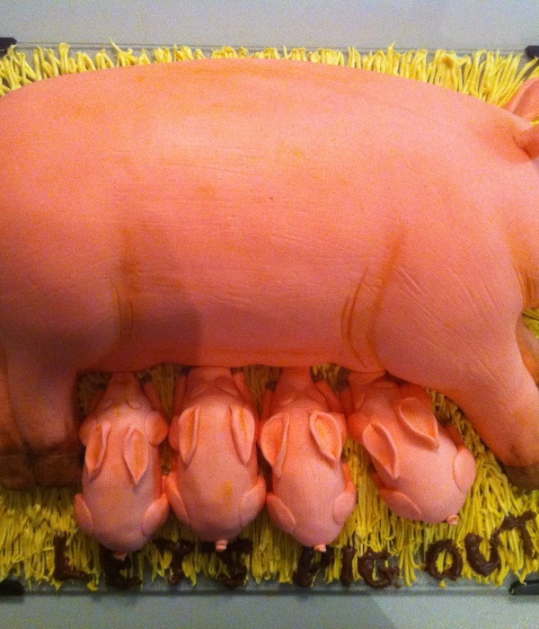 Mamma Pig And Piglets