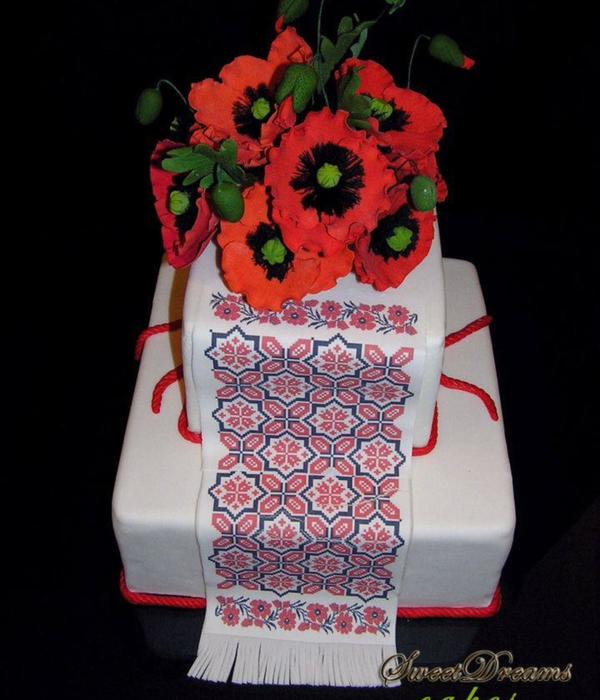 Red Poppy Square Cake.