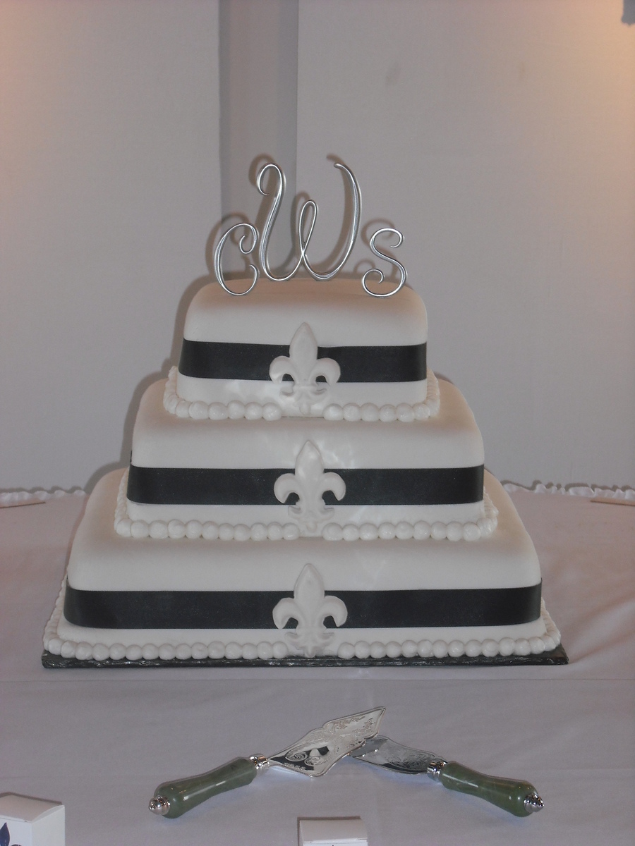 Fleur De Lis Wedding Cake
