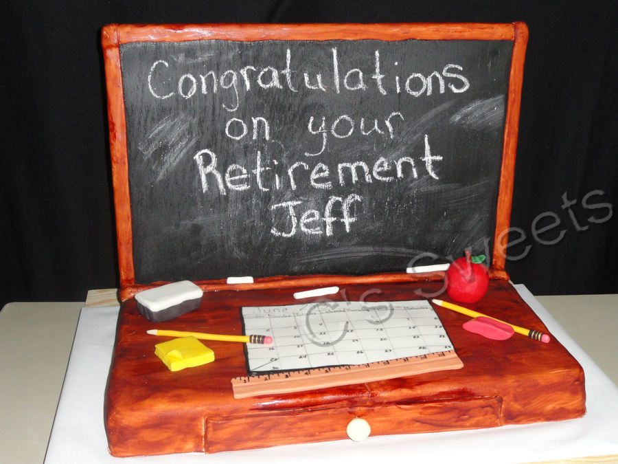 Teacher S Desk And Chalkboard Cakecentral Com