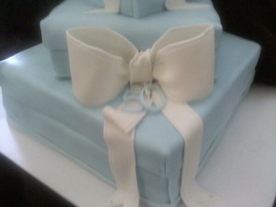 tiffany gift box cakes