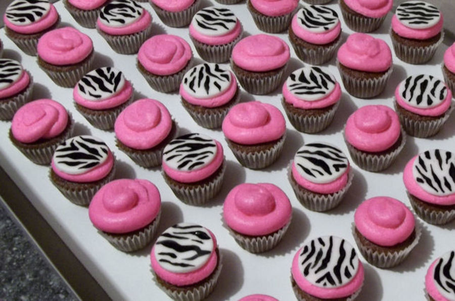 Zebra Mini Cupcakes