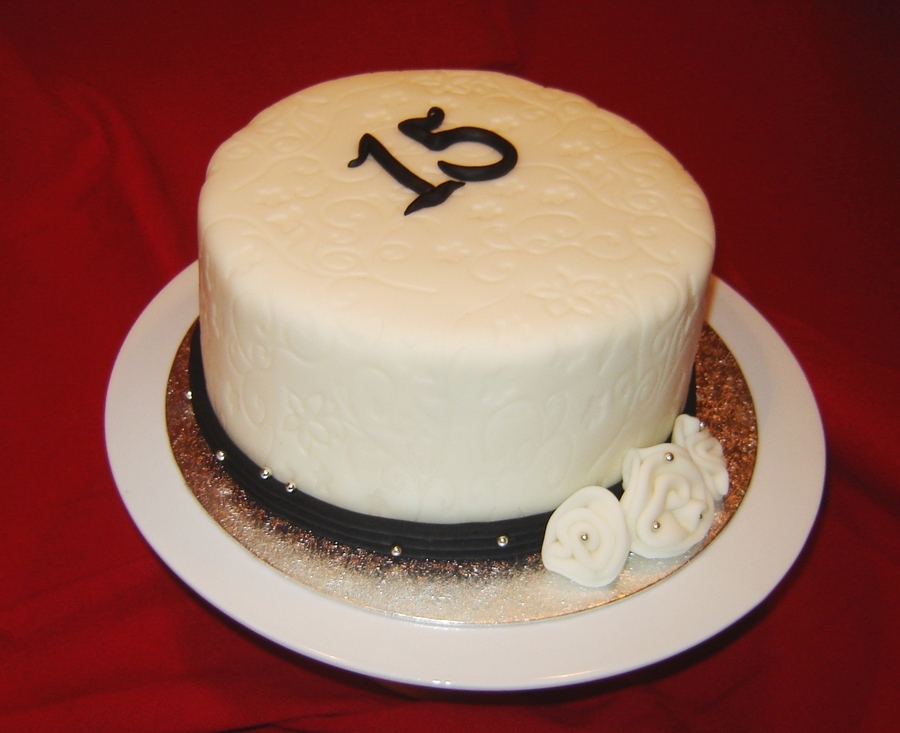 Macarena s 15Th Birthday Cake CakeCentral