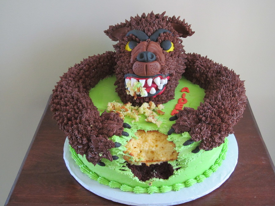 Uninvited Werewolf To The Party!!