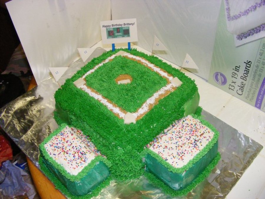 softball baseball field cake