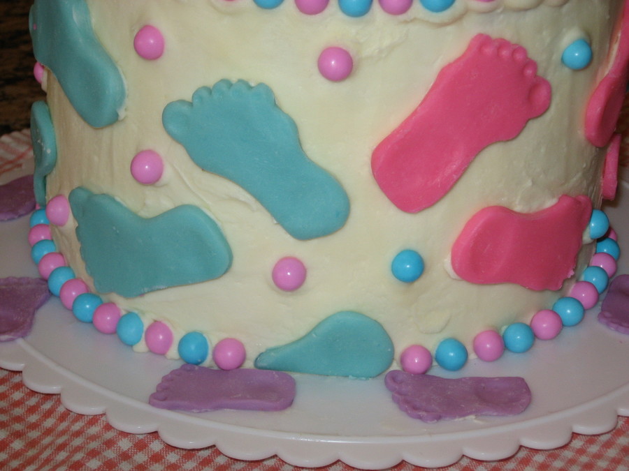 Footprint Detail Reveal Cake