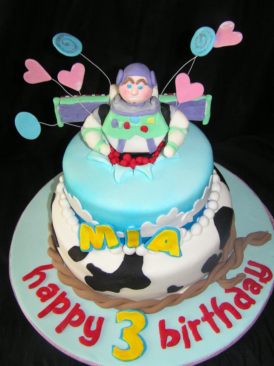 Buzz Birthday - CakeCentral.com
