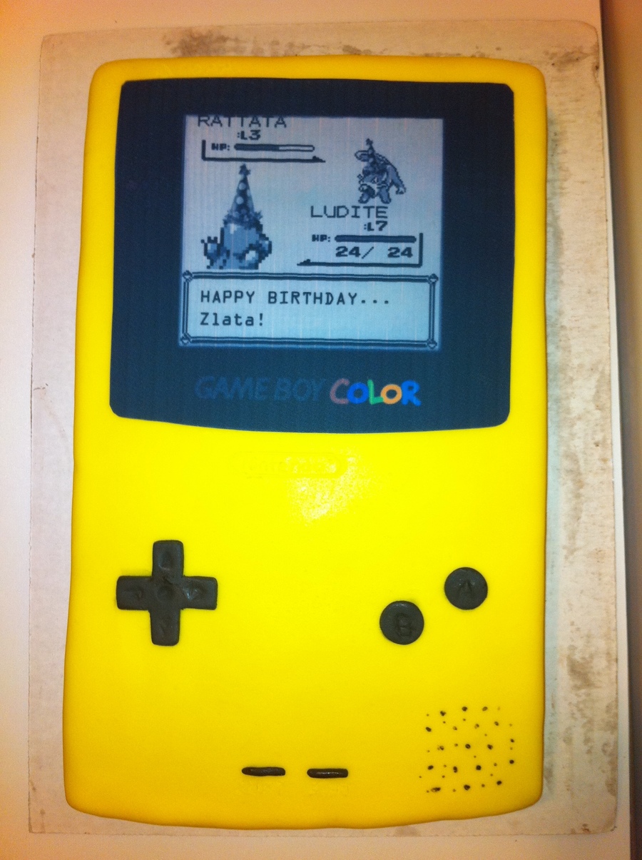 yellow-game-boy-color-cakecentral-com