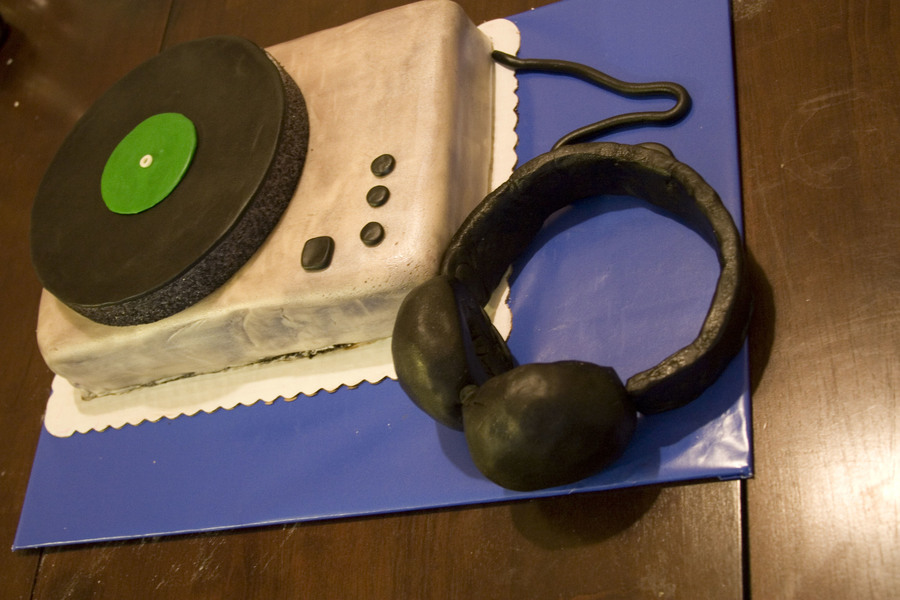 Turntable Cake
