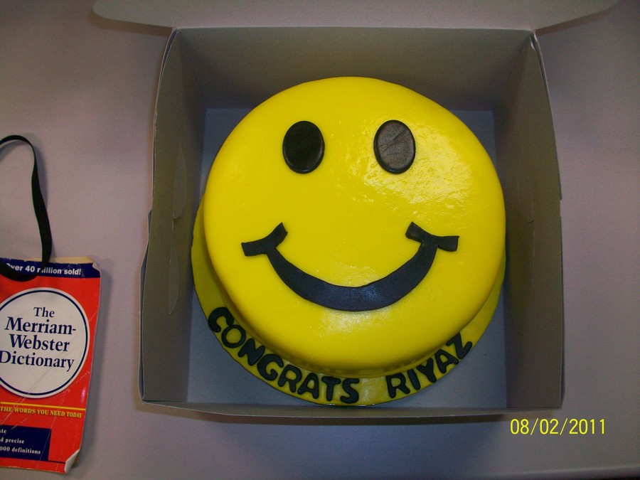 Smiley Face Cake - CakeCentral.com