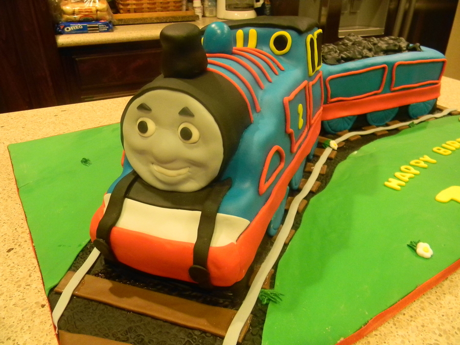 Making A Thomas Birthday Cake Making A Thomas Birthday Cake