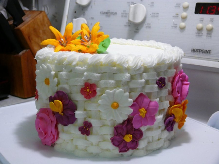 Basket Weave Cake With Royal Icing Flowers
