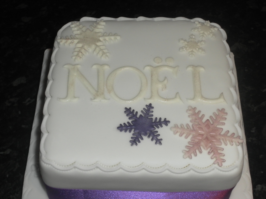 Noel Christmas Cake - CakeCentral.com