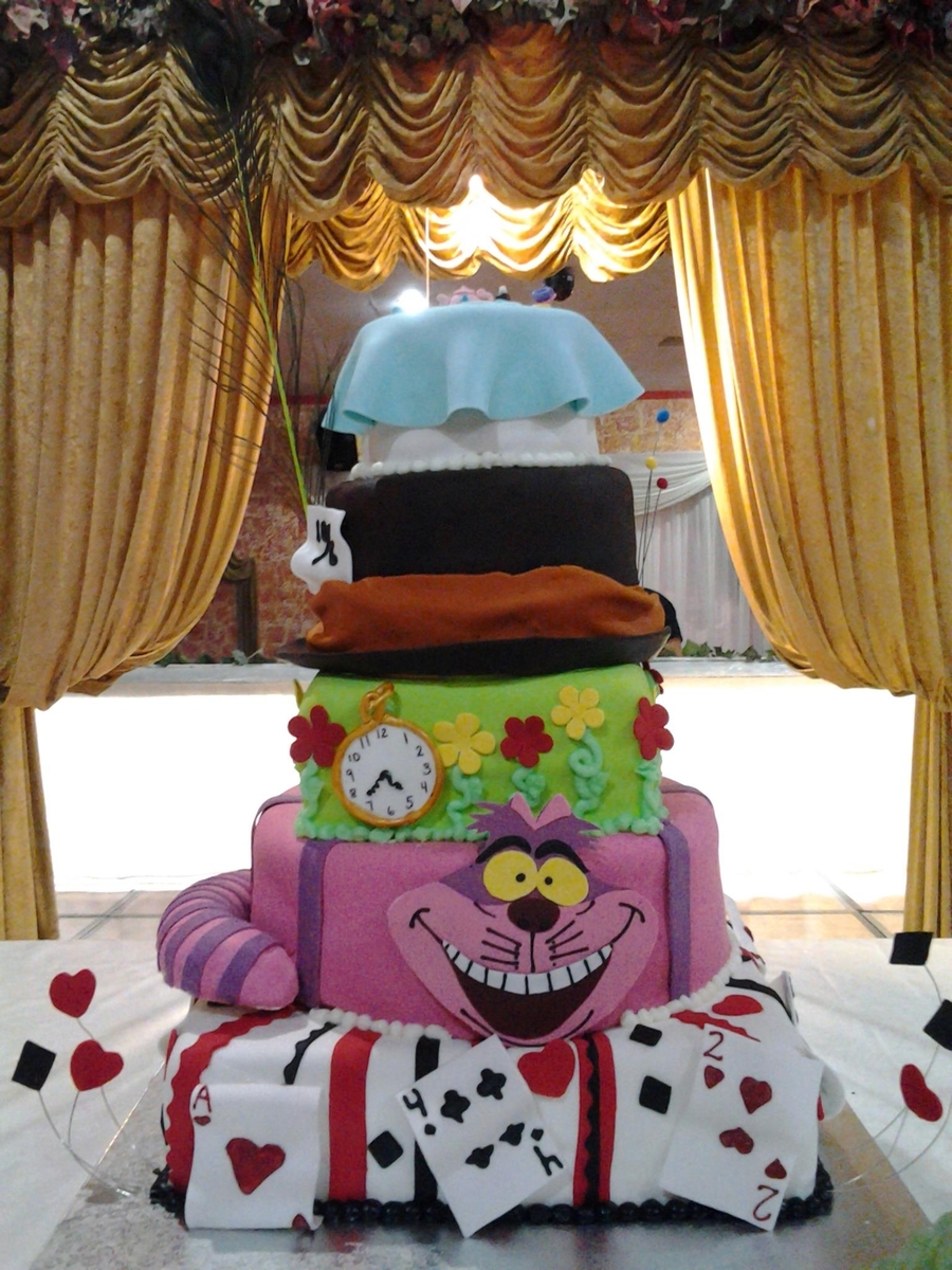 Alice In Wonderland Quince Cake - CakeCentral.com