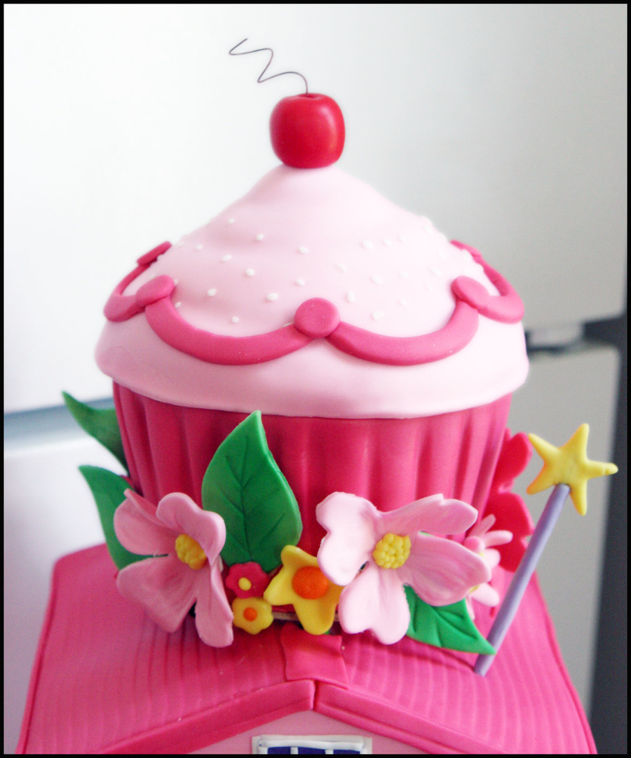 Pinkalicious Cake