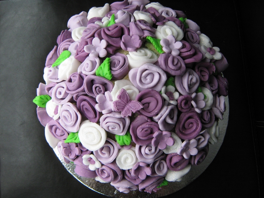 Purple Rose Bouquet Cake