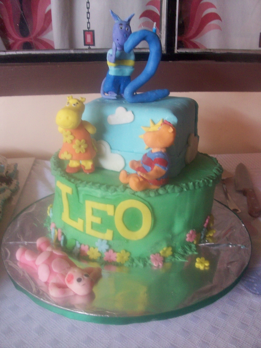 Backyardigans Cake