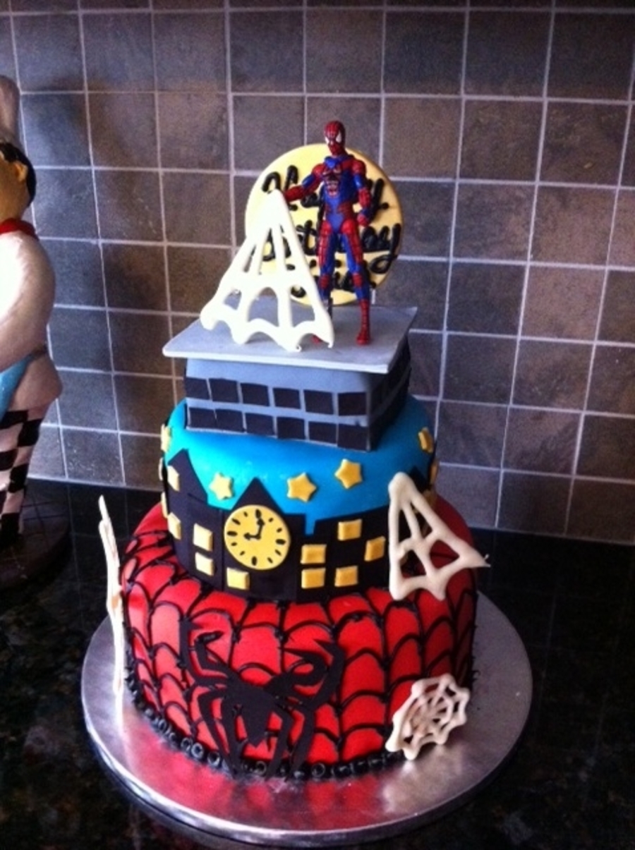 Spiderman Cake & Cupcakes