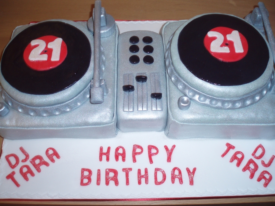 Dj Decks Twin Decks Cake Cakecentral Com Dj Decks Twin Decks Cake Cakecentral Com