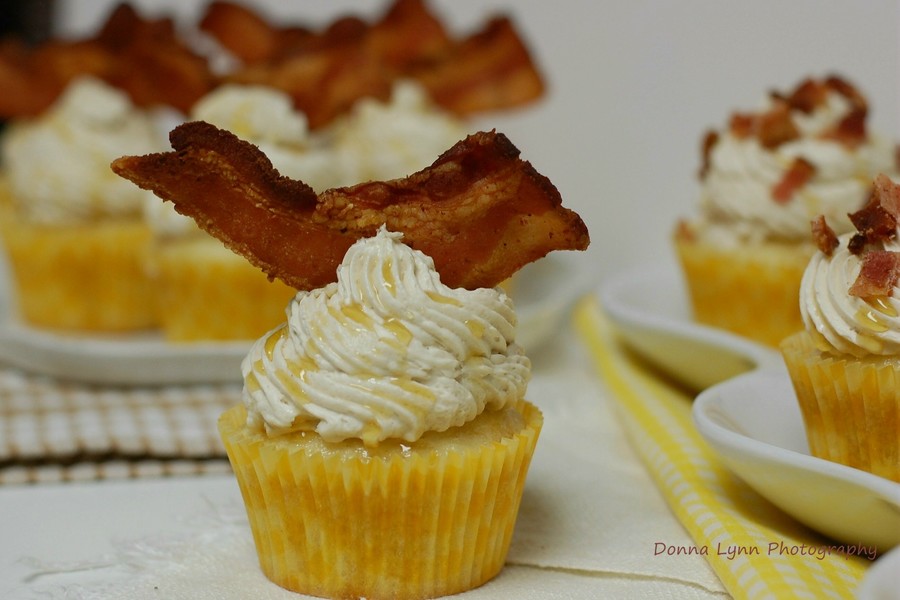Maple Bacon Pancake Cupcakes