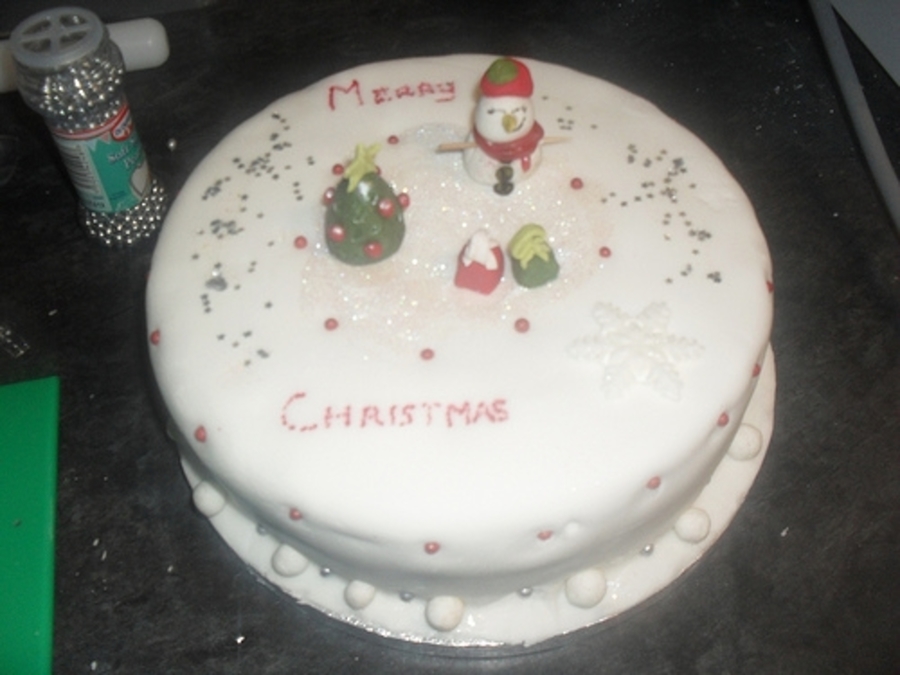 Victoria Sponge Christmas Cake