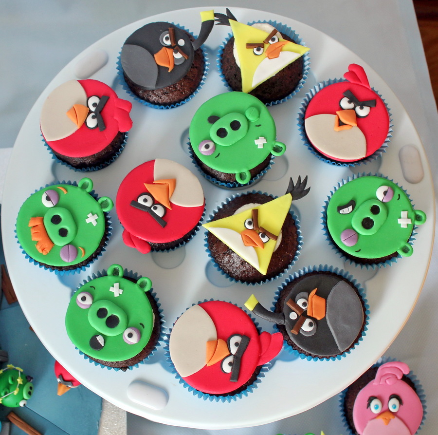 Angry Birds Cupcakes - CakeCentral.com