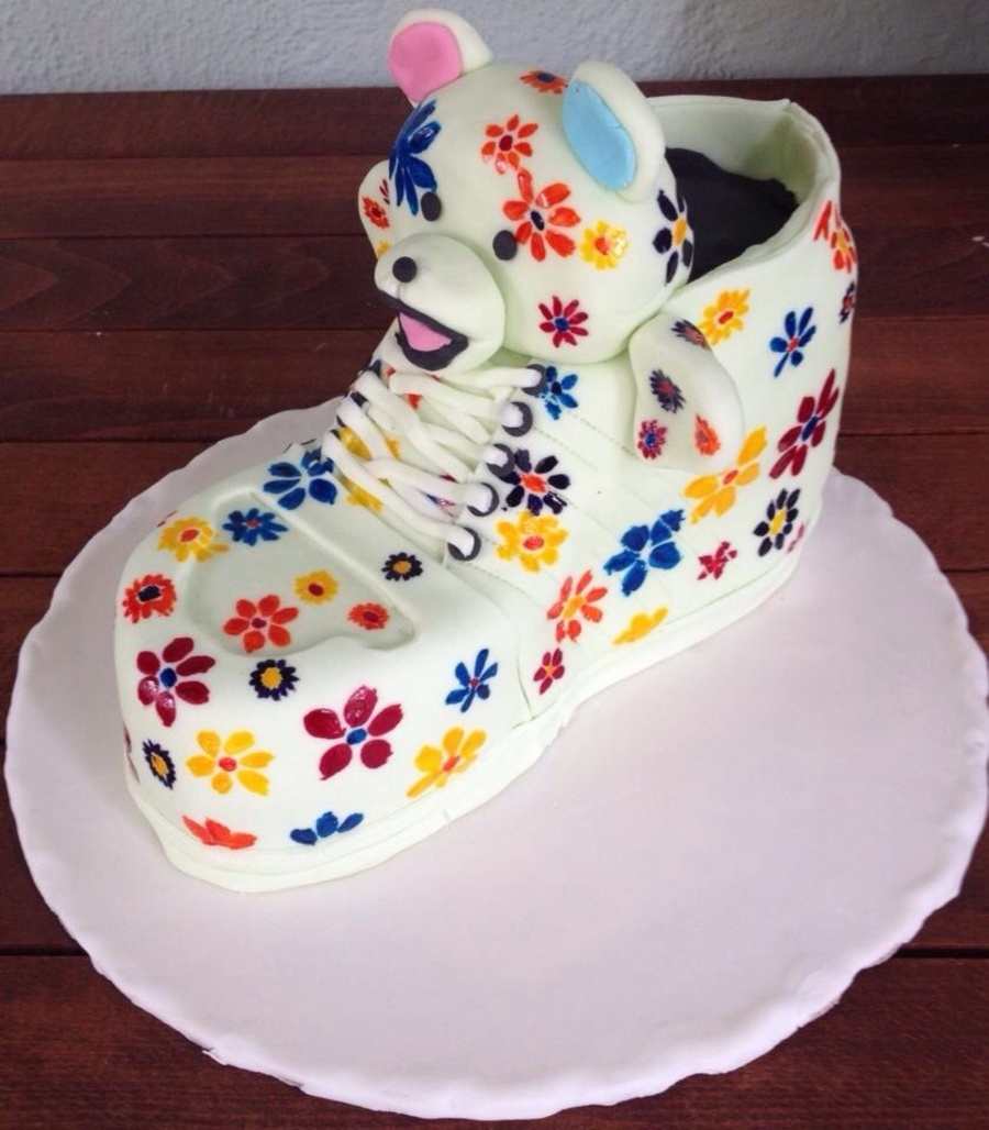 [Image: 900_940582wYvB_shoe-cake.jpg]