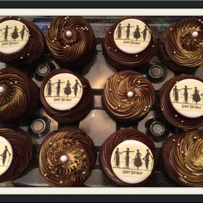 1920 Dress Cookie With Matching Cupcakes